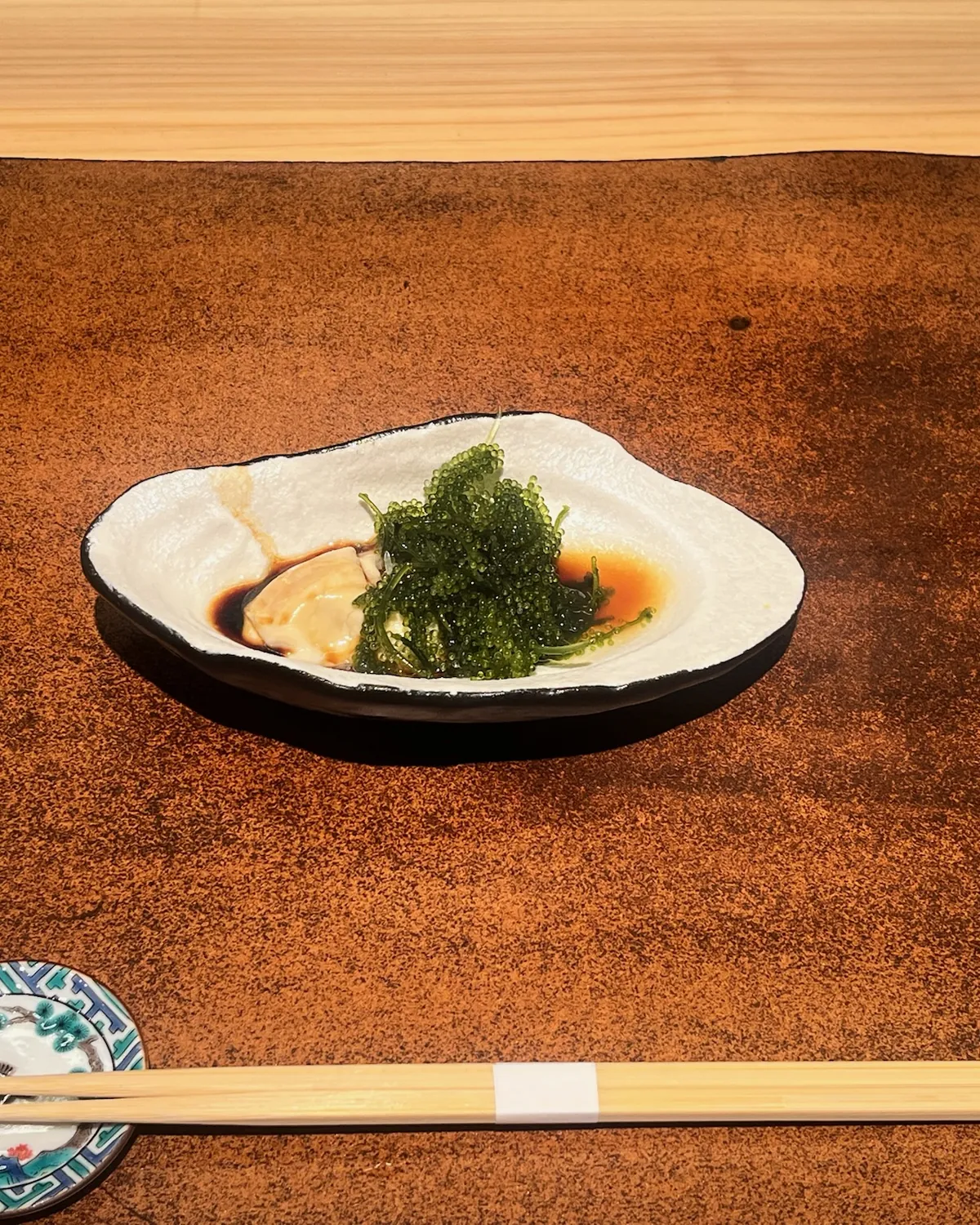 牡蠣と海ぶどうの一皿